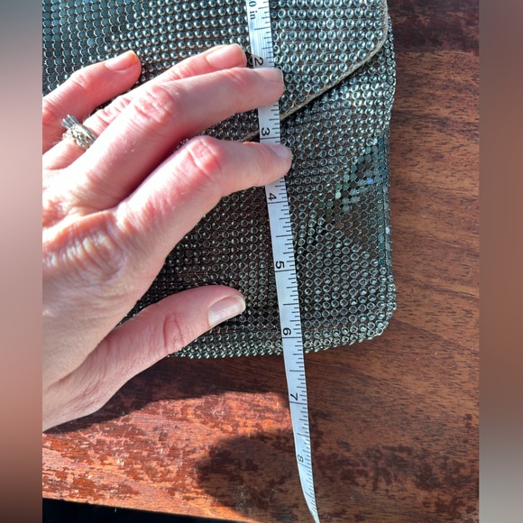 BCBGMAZRIA, metal chain clutch purse - Picture 4 of 11